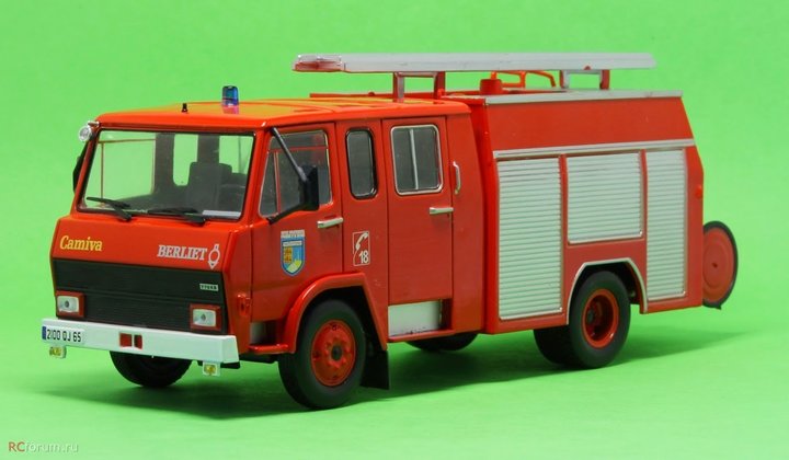 №12 Fourgon-Pompe Tonne Sur Berliet 770KB6 Camiva.JPG