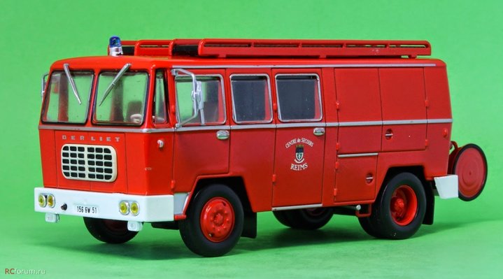 №15 Fourgon-Pompe Mixte sur Berliet Gak 17.JPG